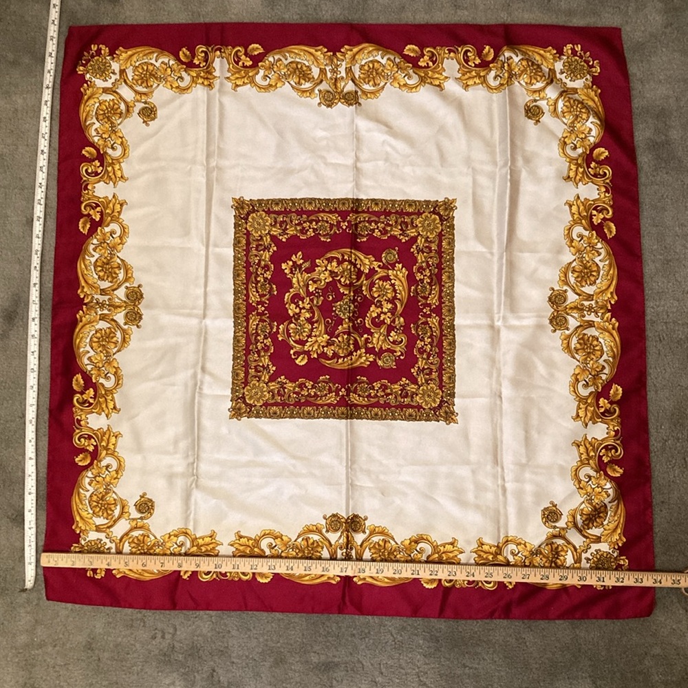 Elegant Red and Gold Baroque Style Scarf - Picture 10 of 15
